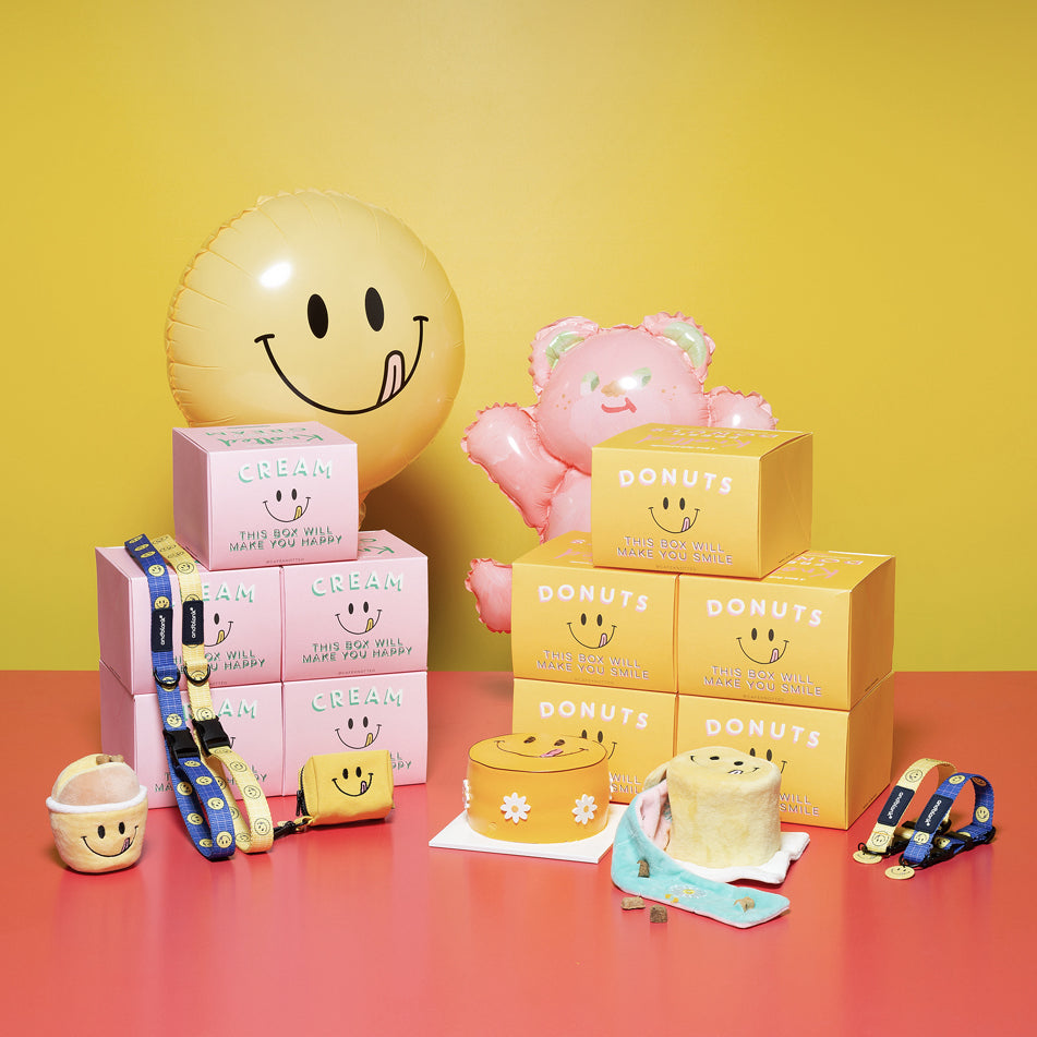 [andblank® x Knotted] Smiley Cake Toy